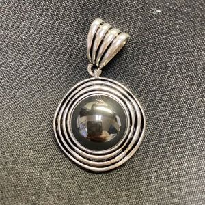 Premier Designs Pendant